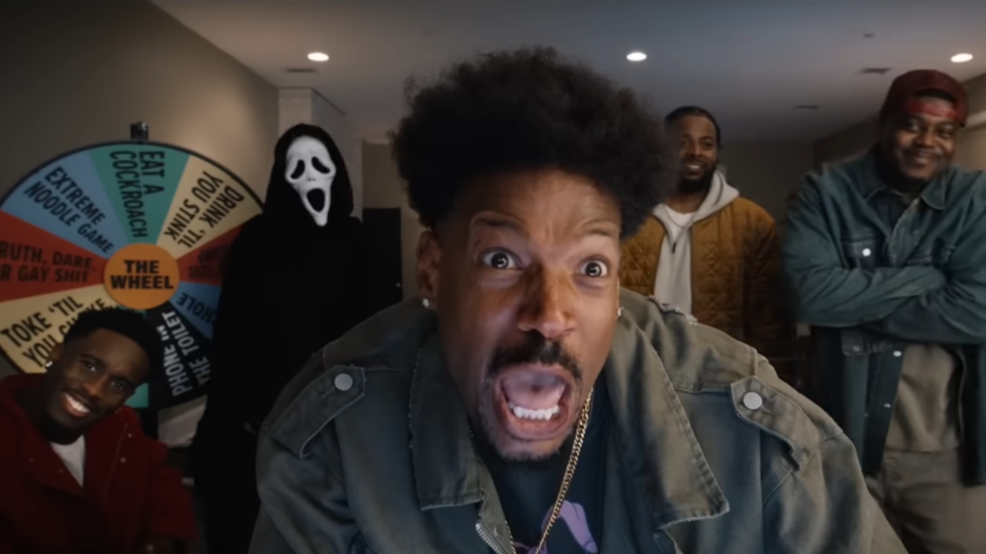 The Scary Movie 6 cast is shown in an trailer.