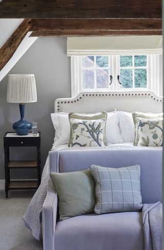 country style small bedroom by Sims Hilditch