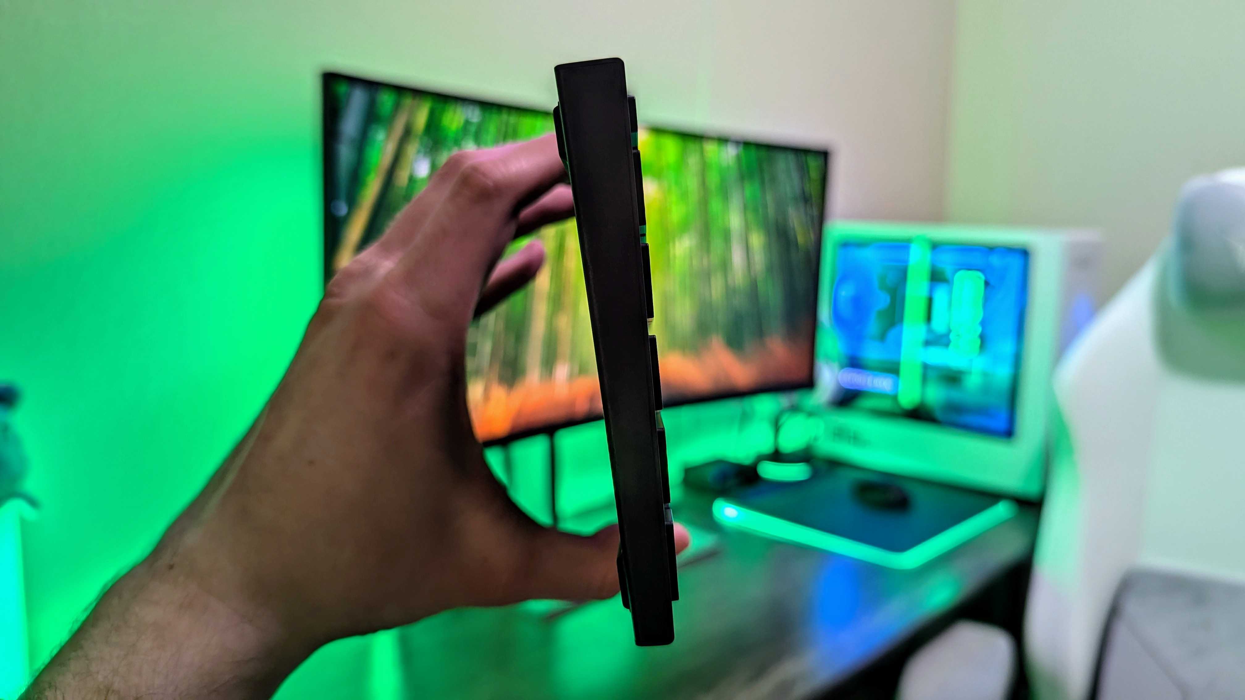 Image of the Razer Joro wireless gaming keyboard.