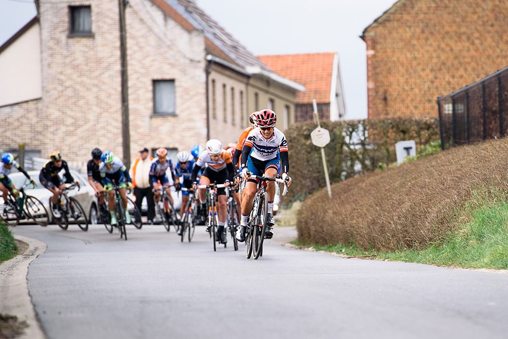 Ashleigh Moolman Pasio leads on the road back to Gooik - Pajot Hills Classic 2016