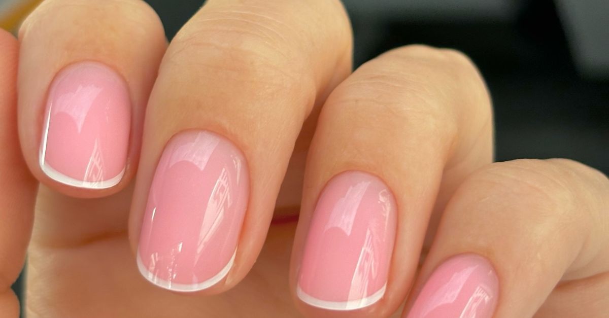 13 Fashionable French Manicure Concepts to Strive in 2025