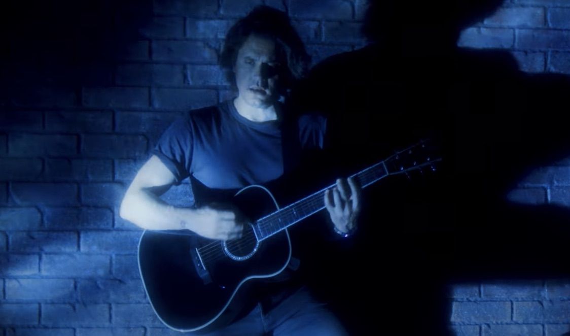 John Mayer in the music video for his new single, &#039;Shot in the Dark&#039;