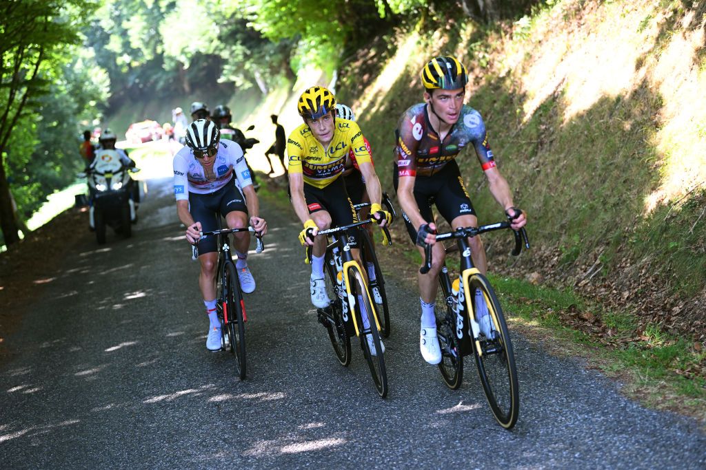 FOIX FRANCE JULY 19 Nairo Alexander Quintana Rojas of Colombia and Team Arka Samsic Tadej Pogacar of Slovenia and UAE Team Emirates White Best Young Rider Jersey Jonas Vingegaard Rasmussen of Denmark and Team Jumbo Visma Yellow Leader Jersey and Sepp Kuss of United States and Team Jumbo Visma compete in the chase group during the 109th Tour de France 2022 Stage 16 a 1785km stage from Carcassonne to Foix TDF2022 WorldTour on July 19 2022 in Foix France Photo by Dario BelingheriGetty Images