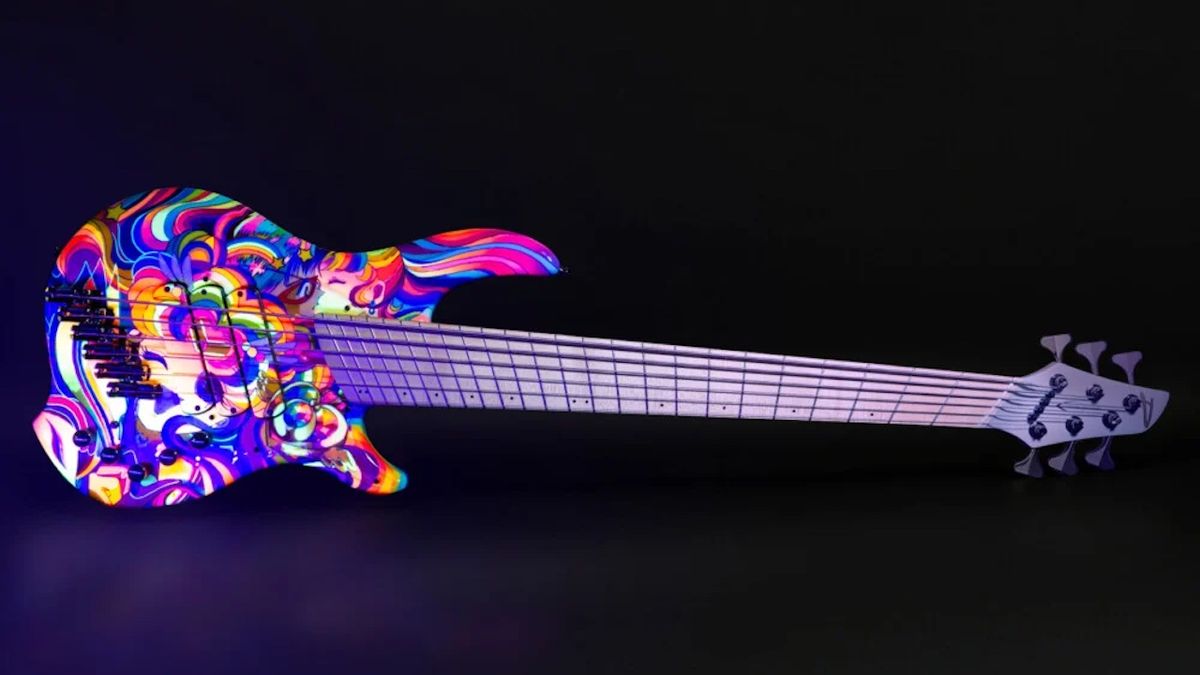 America Paz 'Sailor Bass'