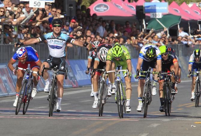 Mark Cavendish (Omega Pharma QuickStep) wins stage 1 of the Giro d'Italia