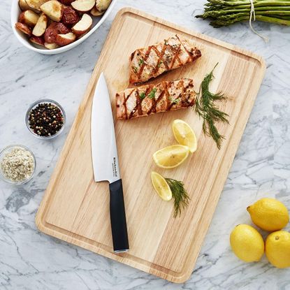 How to make an oak chopping board from scrap wood, by Michael Crinnion