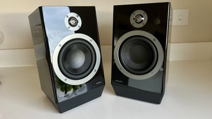 The Philips Fidelio FA3 on a white surface