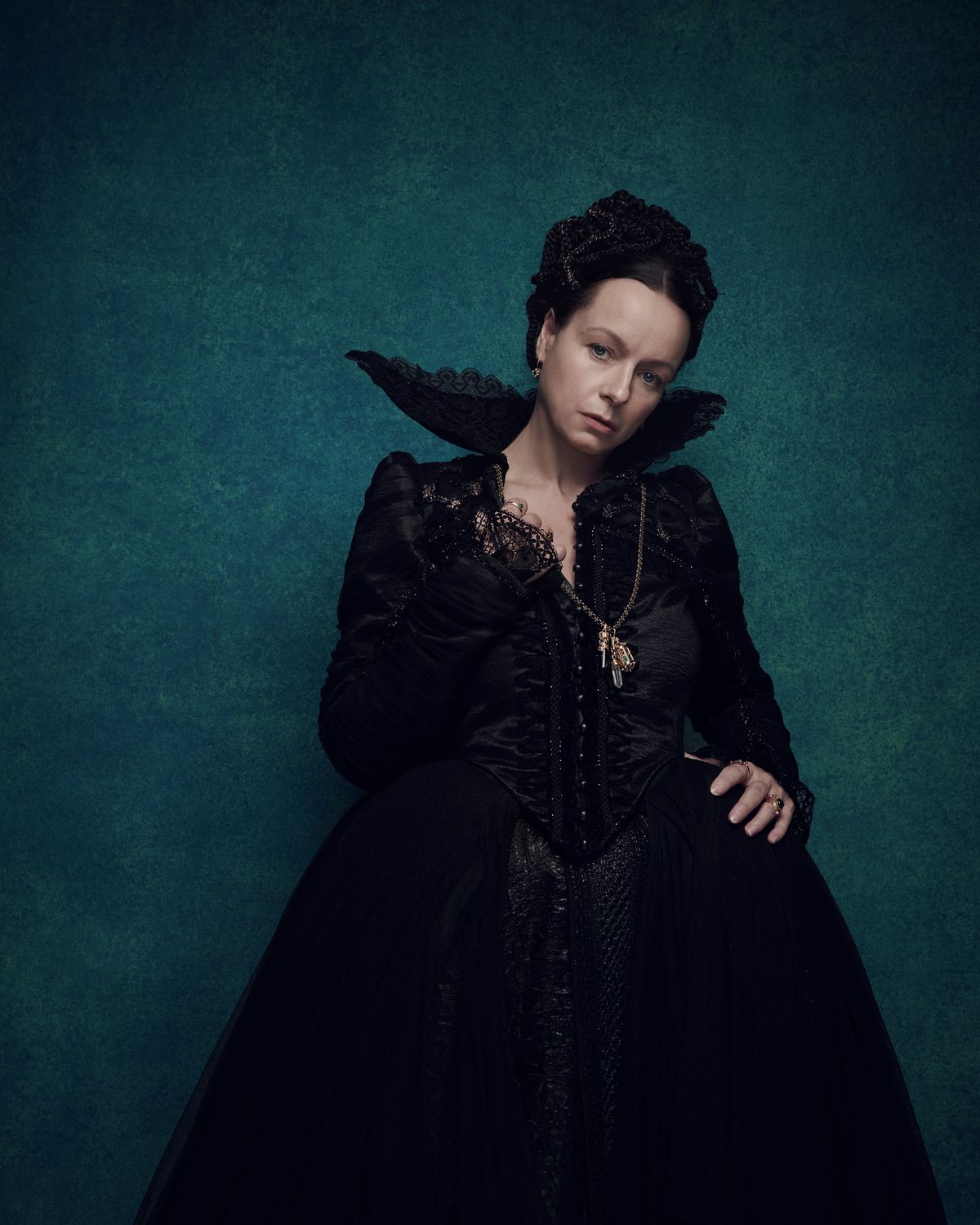 The Serpent Queen season 1