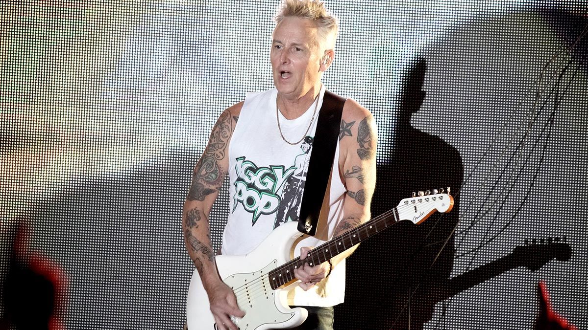 Learn the rhythm and soloing styles of Pearl Jam's Mike McCready