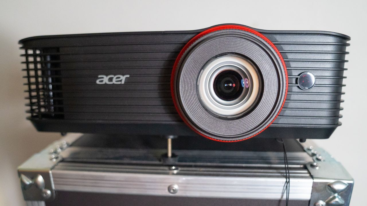 The Acer G550 Nitro gaming projector from the front.