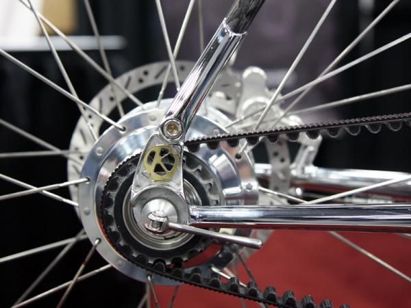The Krencker 'K' logo is held in place on the dropout with two tiny screws.