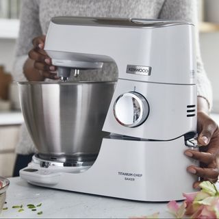 Omkreds bus spray Kenwood Titanium Chef Baker stand mixer review | Ideal Home