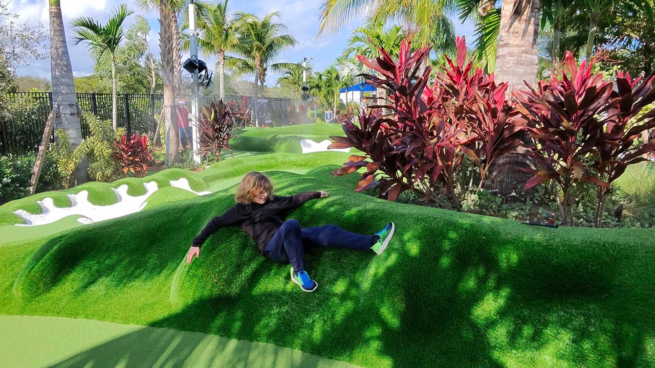 Cropped 16:9 camera samples taken from Ray-Ban Meta Smart Glasses