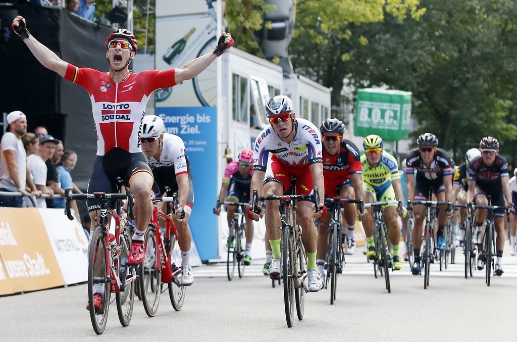 Andre Greipel celebrates victory at the 2015 Vattenfall Cyclassics in Hamburg