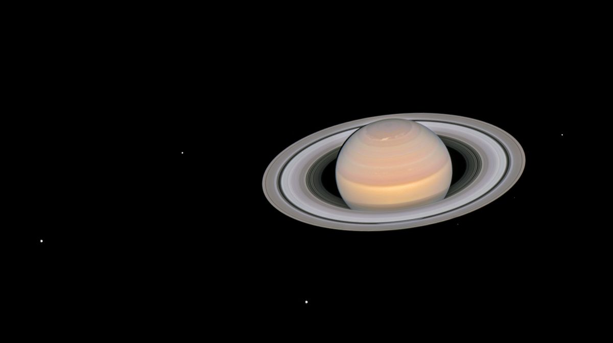 Saturnus herwint de titel van “Maankoning” van Jupiter met zijn nieuw ontdekte 62 satellieten