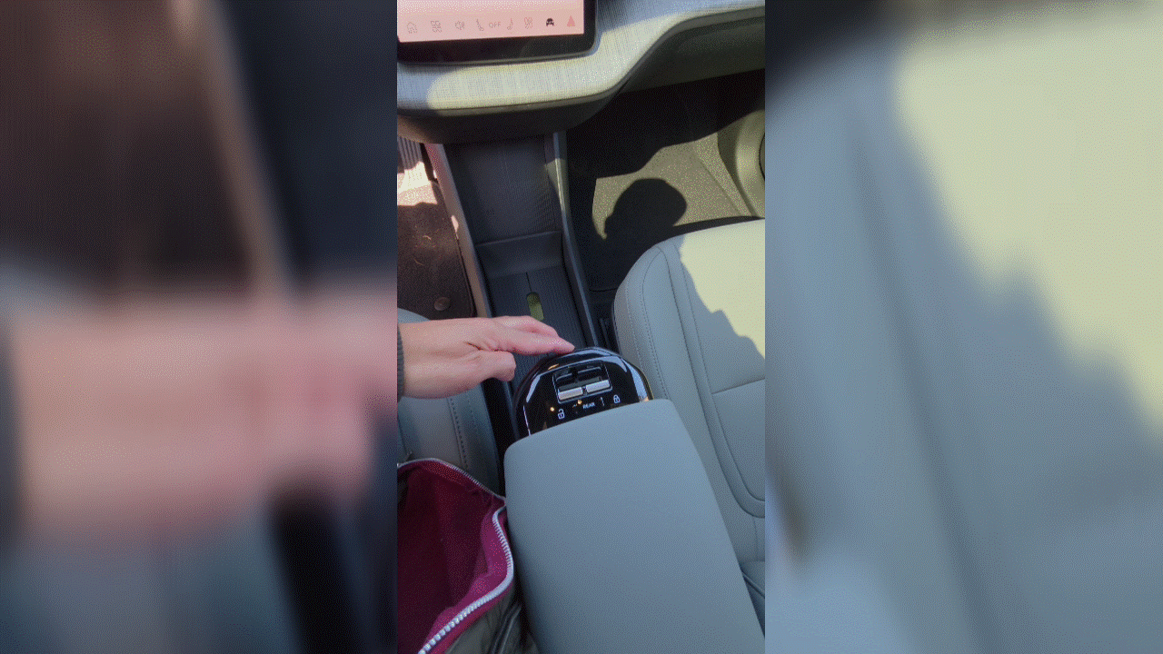 2026 Volvo EX30 cupholders.