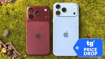 iPhone 18 Pro and iPhone 18 Pro Max side by side