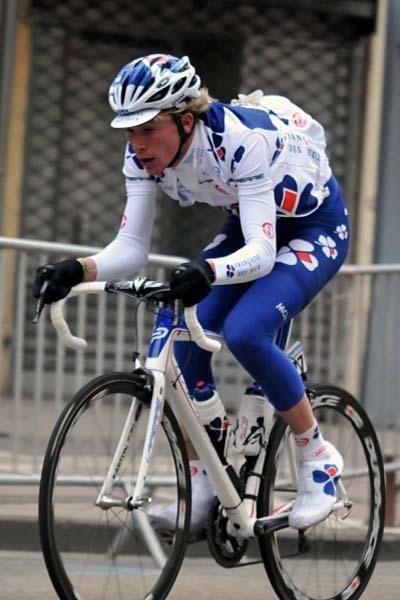 Yoann Offredo (Francaise Des Jeux) made an attack on the finishing circuit.