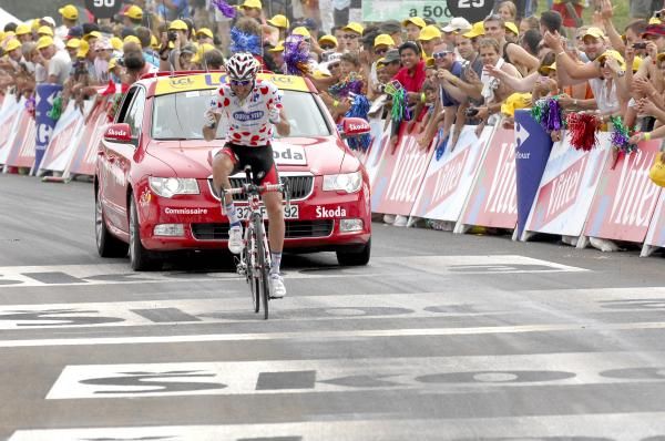 J&eacute;r&ocirc;me Pineau (Quick Step) punches the air at the end of the stage