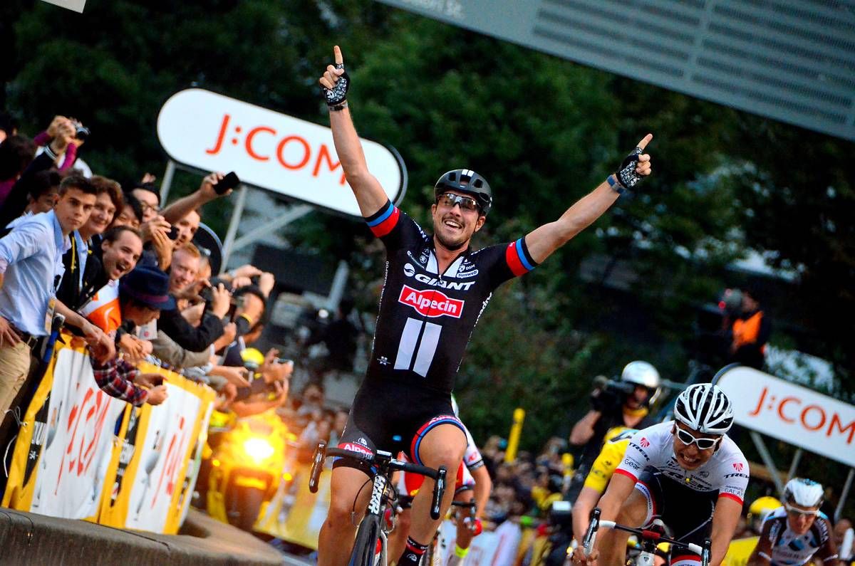 John Degenkolb (Giant-Alpecin) win the sprint to the line