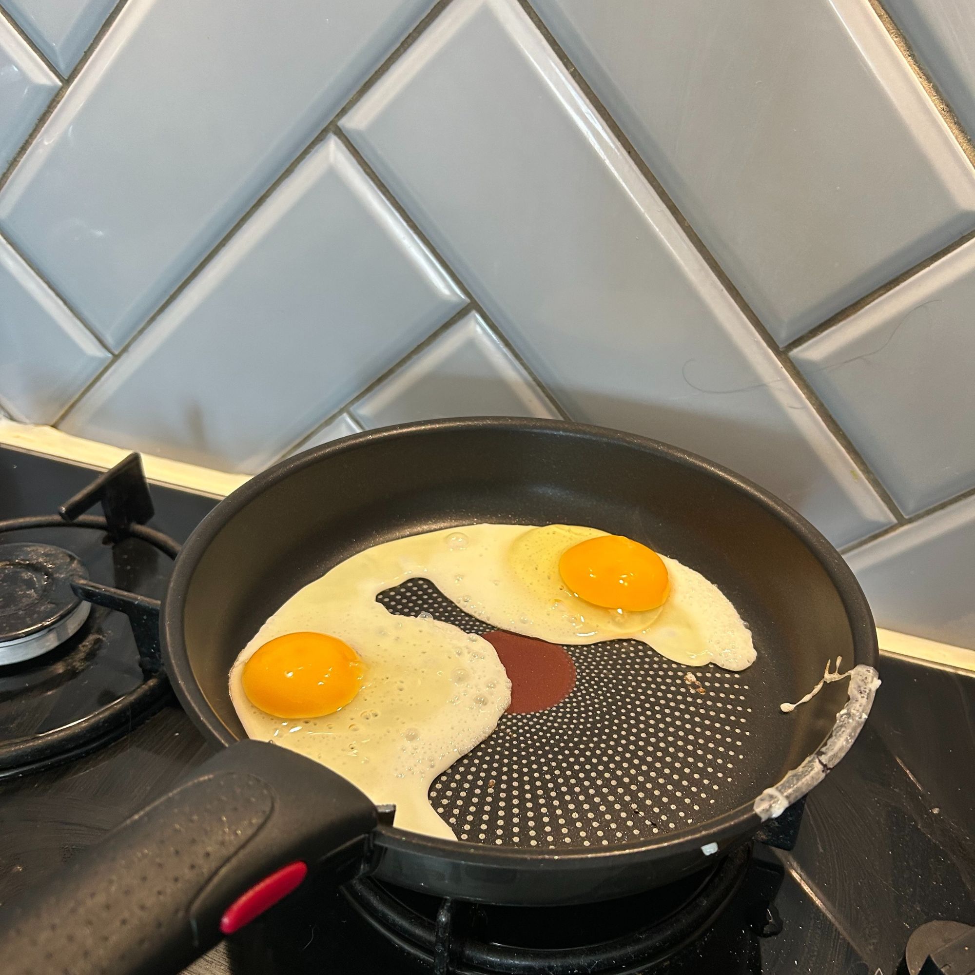 Tefal Ingenio Emotion 22-Piece Pan Set - fry pan cooking eggs
