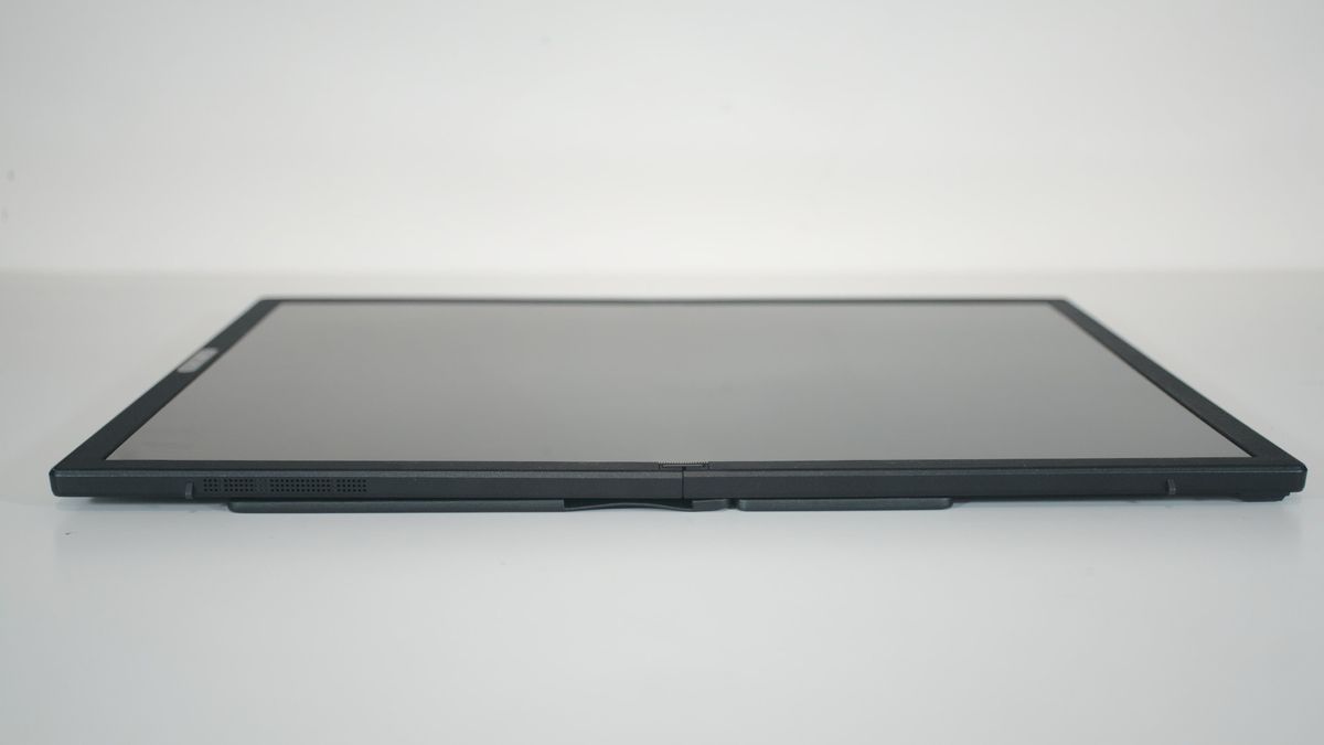 ASUS Zenbook 17 Fold (UX9702)
