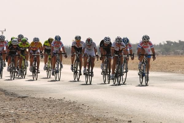 The second group on the road included race leader, Rochelle Gilmore and nearest competitor, Giorgia Bronzini