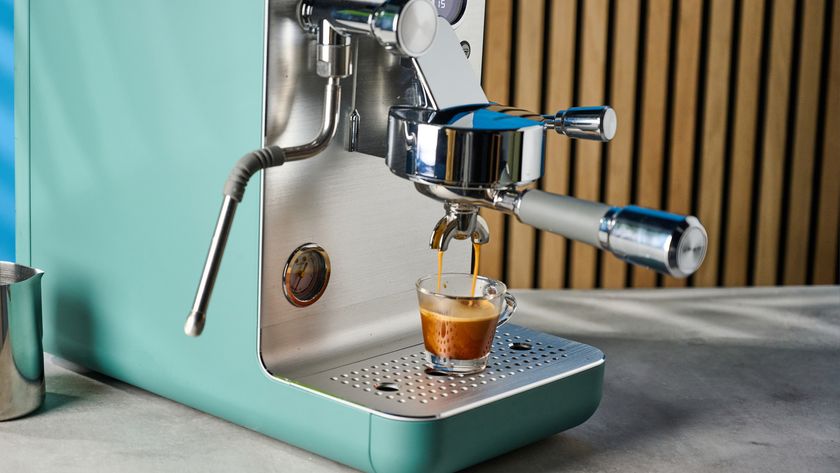the smeg emc02 mini pro manual espresso machine in jade green