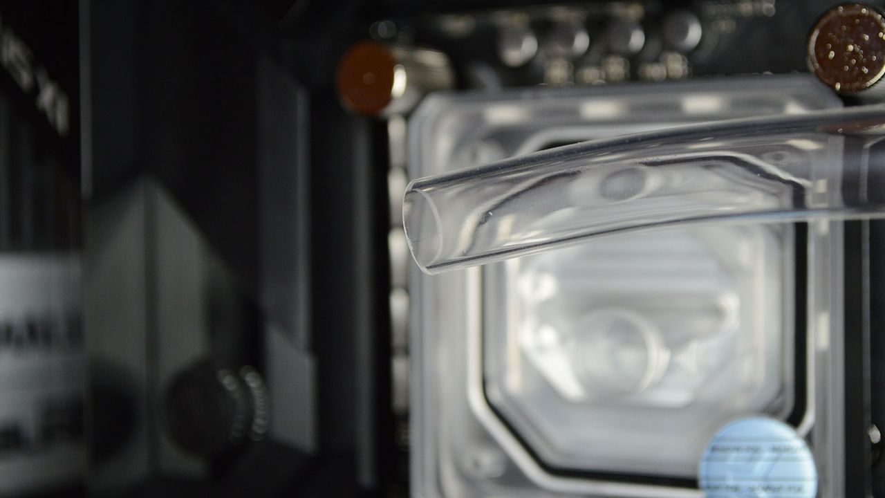Measuring and cutting tubing to size for custom-loop PC