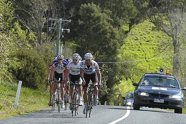 A breakaway group approach Lilydale with a one minute advantage over the peloton.