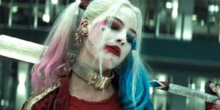 Harley Quinn Margot Robbie holding a bat suicide squad 2016