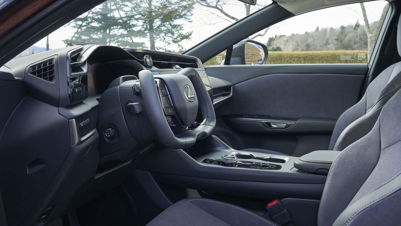 Side view of the yoke steering wheel from the open driver's door