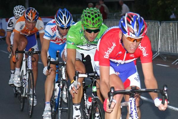 Koos Moerenhout leads Hushovd as the pace winds up.