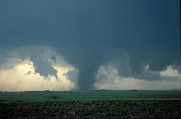 tornado-nebraska-110401-02