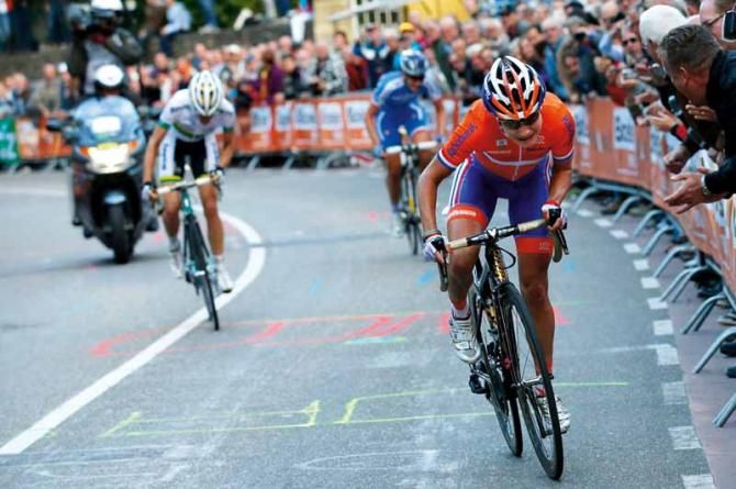 The home crowd, the form and the course all pointed to a Marianne Vos win and the rider didn't let the home crowd down with a stunning win in the women's worlds road race
