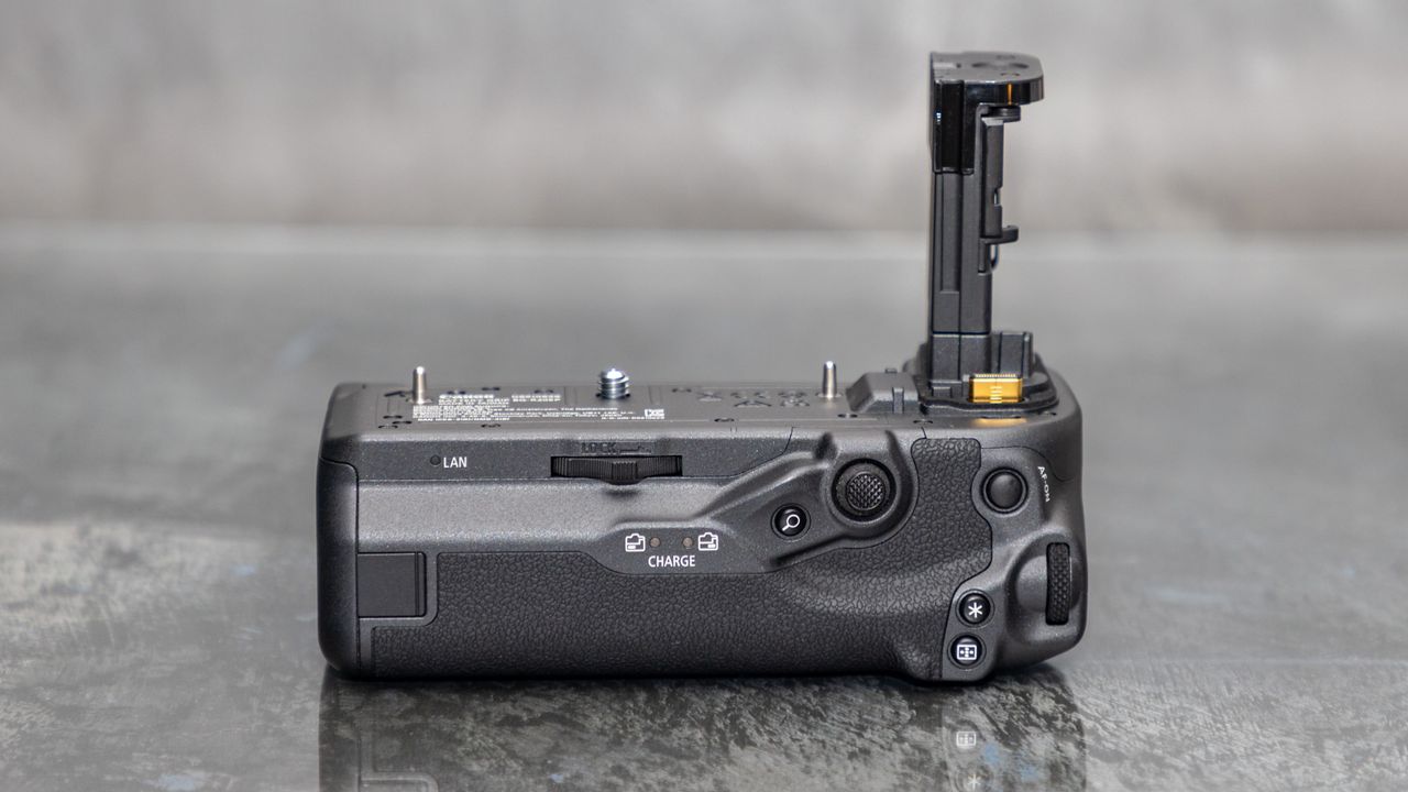Canon BG-R20EP Battery Grip for Canon EOS R5 Mark II