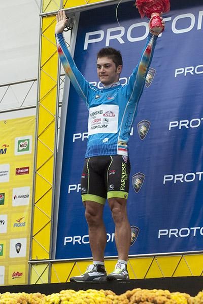 Italian dynamo Andrea Guardini (Farnese Vini/Neri Sottoli) remains in the blue jersey of the sprint points competition leader.