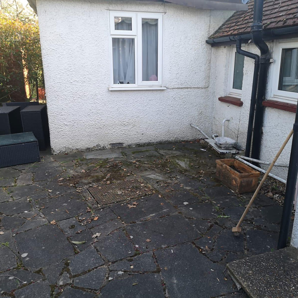 Mum transforms drab courtyard into monochrome hang out for just £100 ...