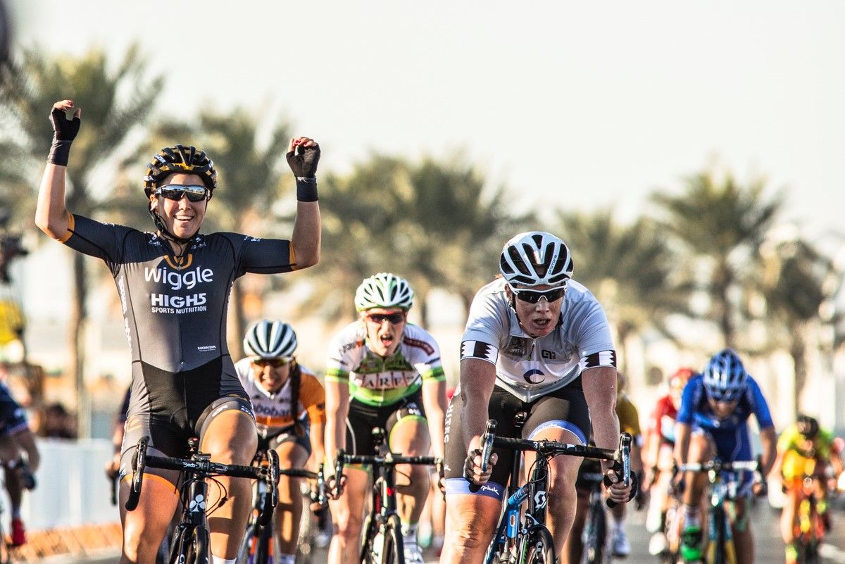 Chloe Hosking (Wiggle-High5) wins the final stage in Qatar