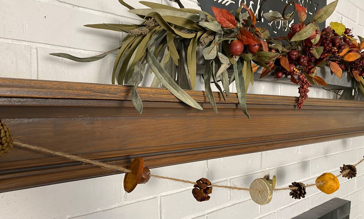 Fall garland on mantel