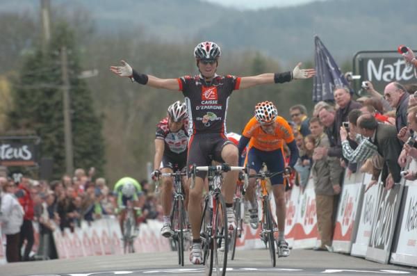 Alejandro Valverde (Caisse d'Epargne) becomes the second winner of the race in 2006