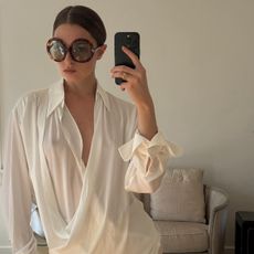 Outfit with oversize sunglasses