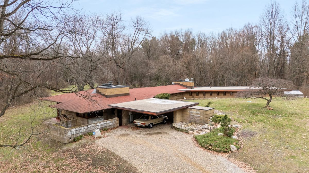 Frank Lloyd Wright’s Weisblat House, a Usonian modernist Michigan gem, could be yours