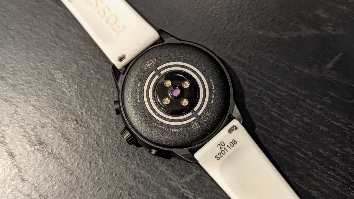 The sensors on the Fossil Gen 6 Wellness Edition