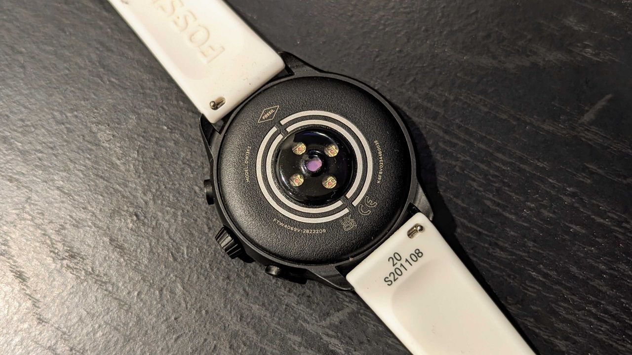 The sensors on the Fossil Gen 6 Wellness Edition
