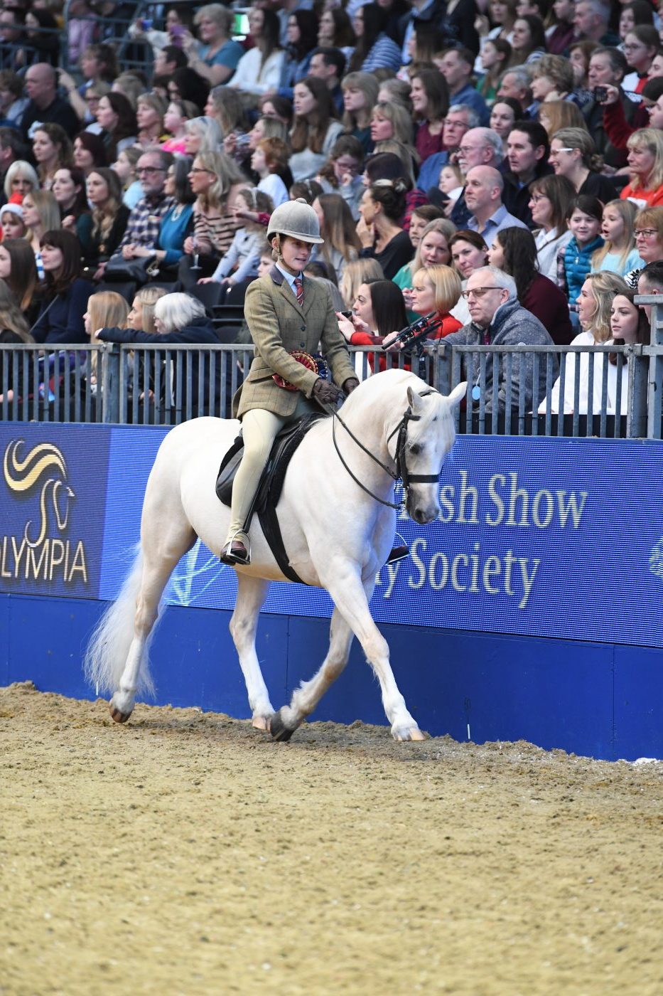 Colby-Silver-Sprite_Olympia_PN19_23381_367812472_612394772-e1578046457655.jpg