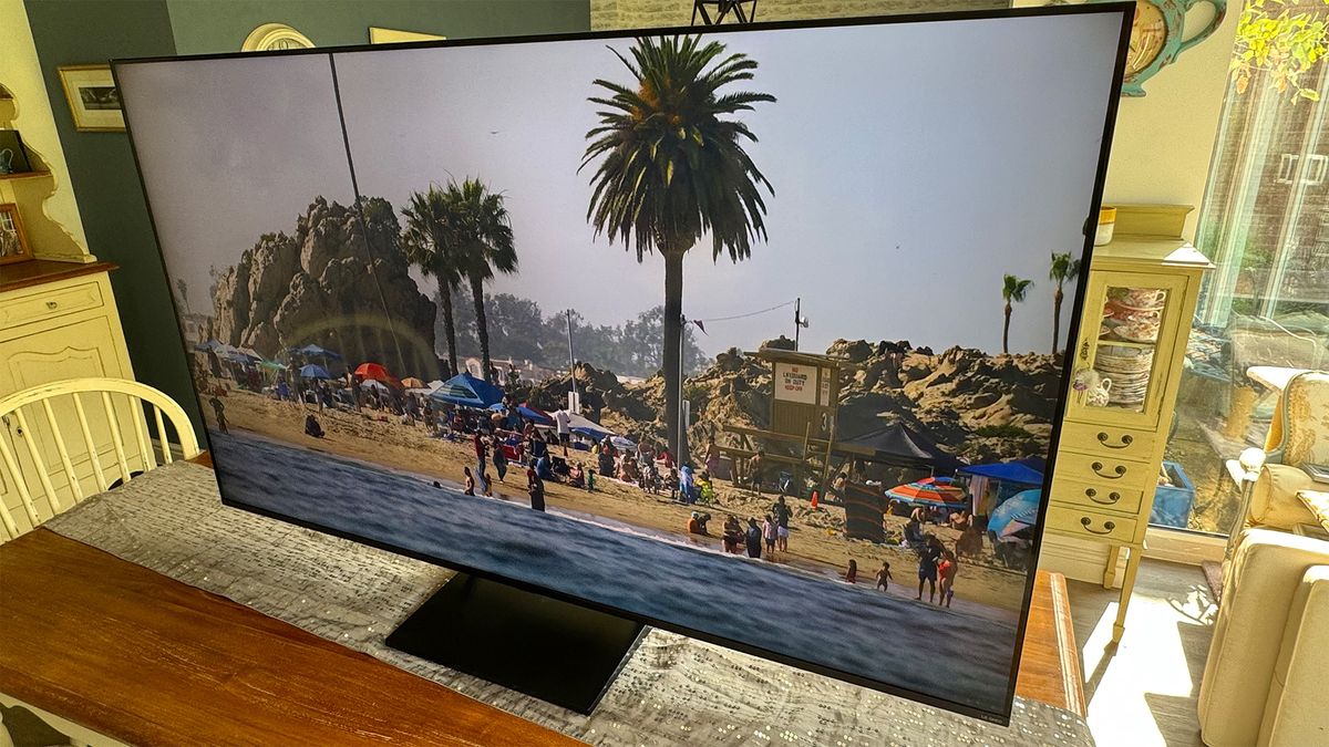 LG 65QNED93 LCD TV