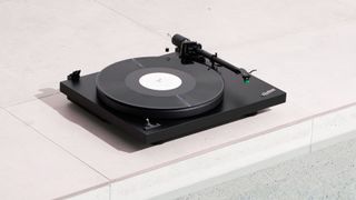 Gadhouse Mathis Turntable