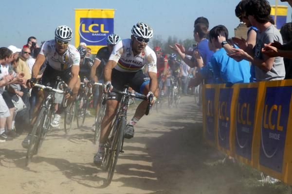 Thor Hushovd (Garmin-Cervelo) was able to control Cancellaraon the cobbles