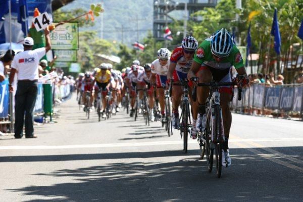 Rider's chew the handlebars in an attempt to pull back the break